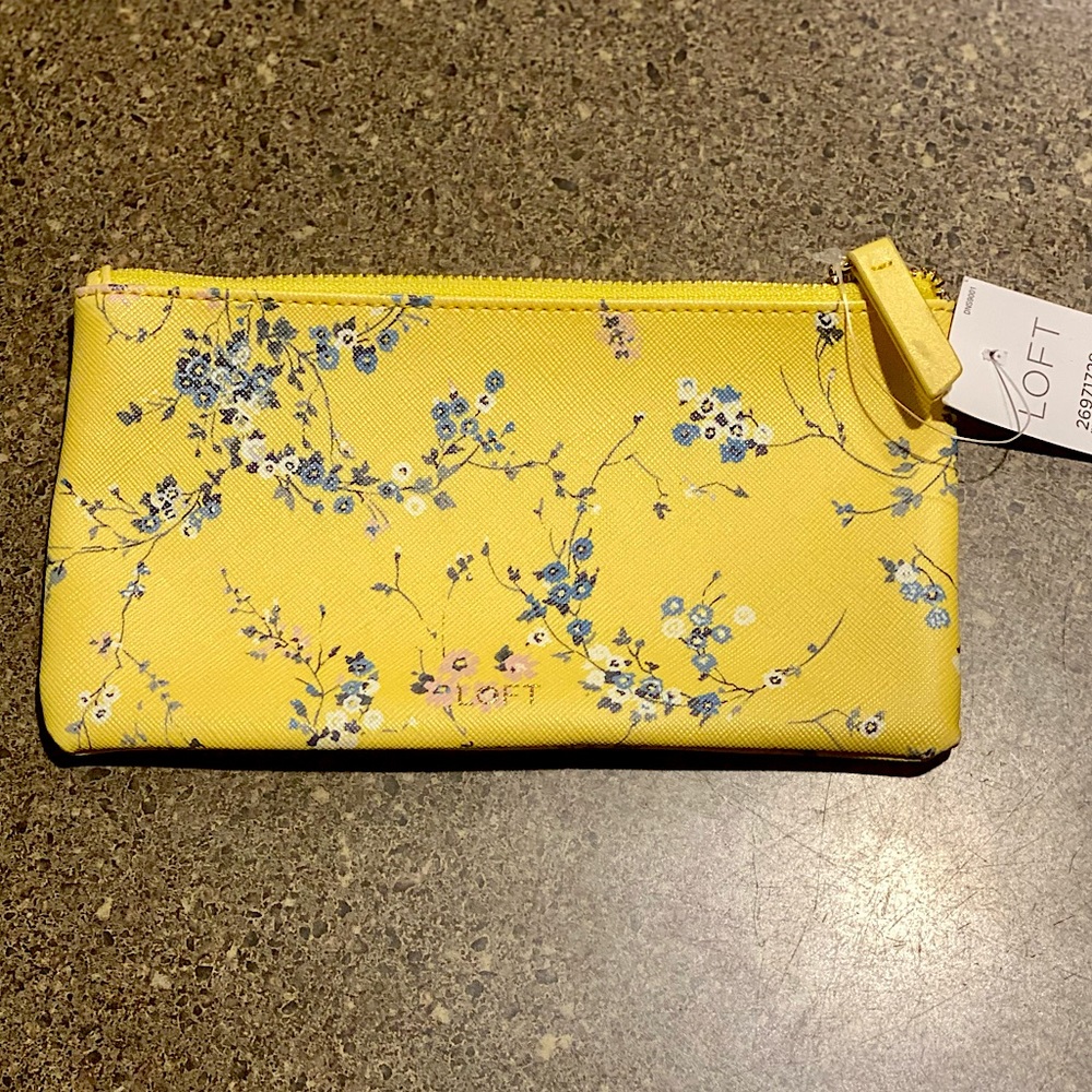 *NWT* Ann Taylor LOFT wristlet